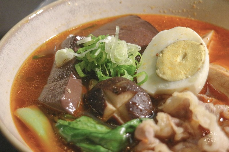 台中西屯｜隱身城市巷弄、植栽工業風氣氛平價麻辣鍋物、麵食｜壹