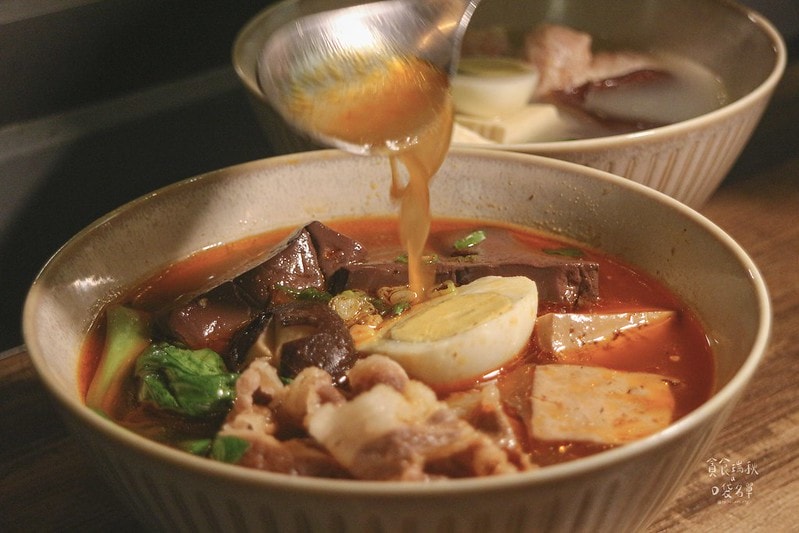 台中西屯｜隱身城市巷弄、植栽工業風氣氛平價麻辣鍋物、麵食｜壹