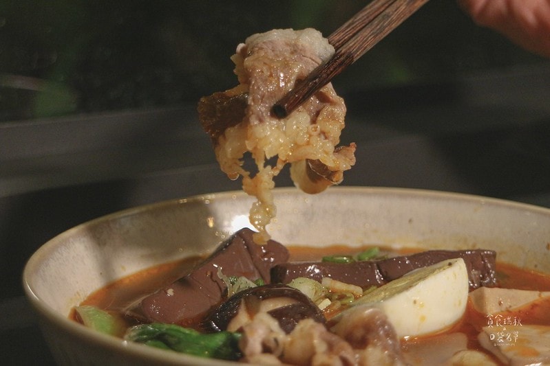 台中西屯｜隱身城市巷弄、植栽工業風氣氛平價麻辣鍋物、麵食｜壹