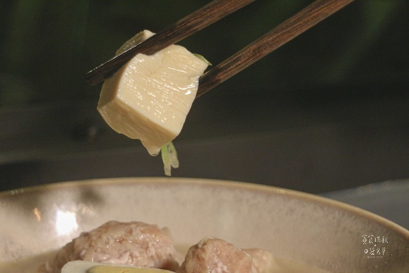 台中西屯｜隱身城市巷弄、植栽工業風氣氛平價麻辣鍋物、麵食｜壹