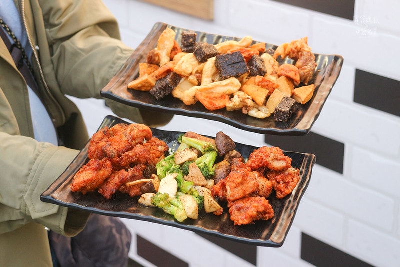 台北士林｜現點現炸、加入鮮奶和焦糖醃製的炸雞，外酥薄脆、內軟