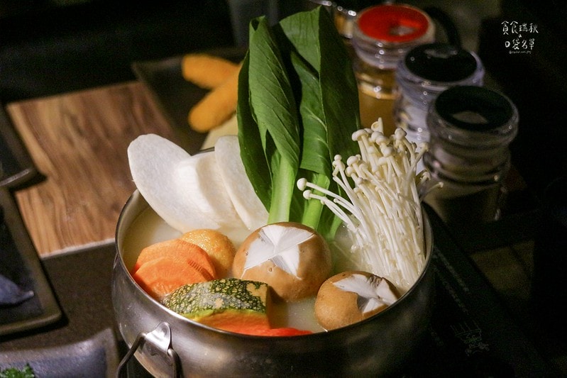 台中西區｜寵物友善首選、和牛干貝生蠔高檔食材任你點！台中燒肉