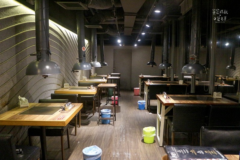 台中西區｜寵物友善首選、和牛干貝生蠔高檔食材任你點！台中燒肉