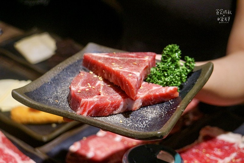 台中西區｜寵物友善首選、和牛干貝生蠔高檔食材任你點！台中燒肉