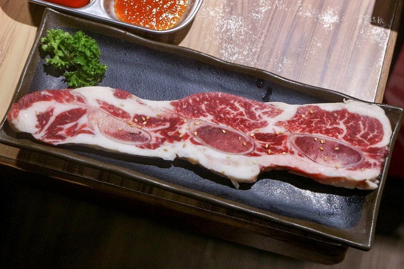 台中西區｜寵物友善首選、和牛干貝生蠔高檔食材任你點！台中燒肉
