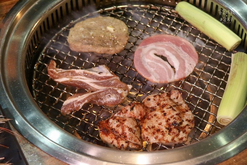 台中南區｜799+50元就有海陸大升級~干貝鮮蚵讓你吃到飽！