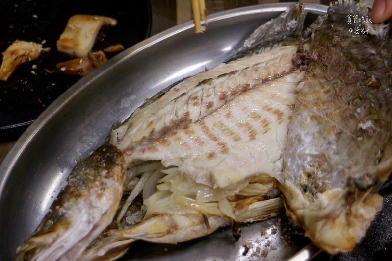 台中北區｜真材實料高CP值宵夜，桶仔雞、烤魚、串燒、熱炒一次