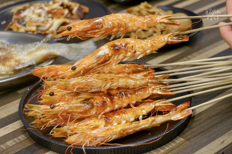 台中北區｜真材實料高CP值宵夜，桶仔雞、烤魚、串燒、熱炒一次