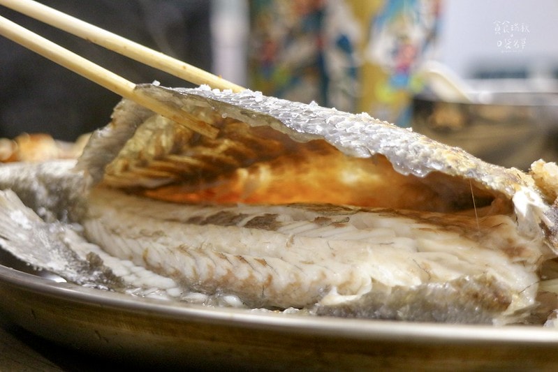 台中北區｜真材實料高CP值宵夜，桶仔雞、烤魚、串燒、熱炒一次