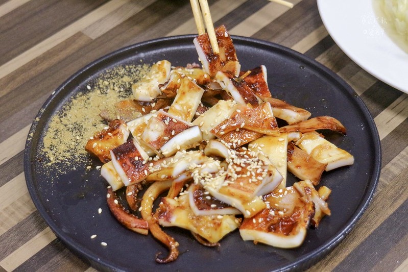 台中北區｜真材實料高CP值宵夜，桶仔雞、烤魚、串燒、熱炒一次