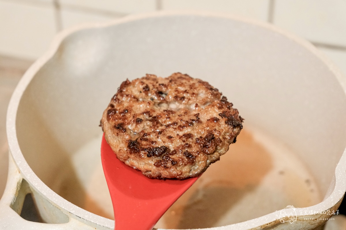 宅配美食|鐵板名店漢堡禮盒開箱|宅家也能吃到餐廳級「和牛漢堡」&「海鮮漢堡」|食心所遇 - 第9張圖