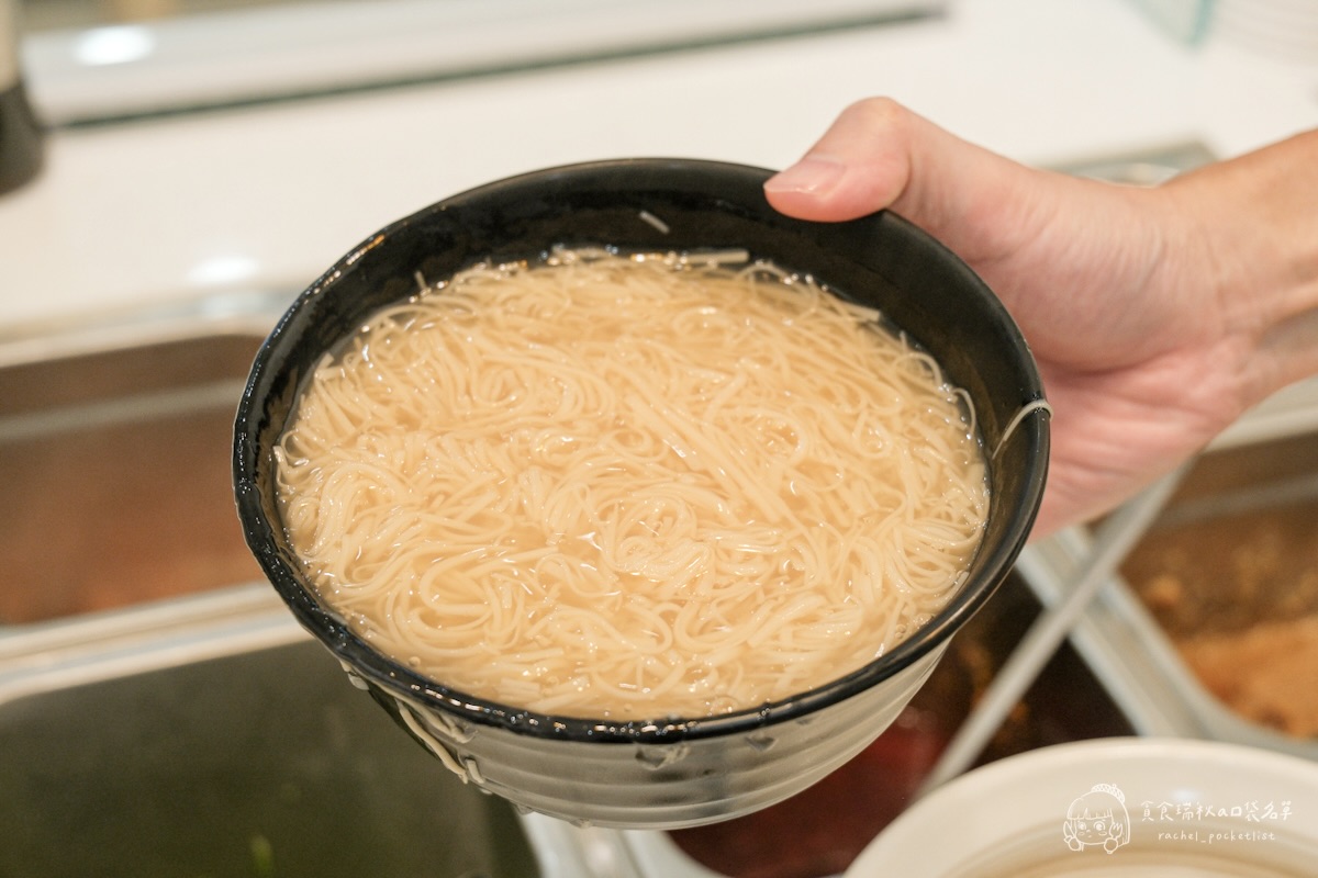 有糊同享 雞湯麵線糊｜雞湯煮的麵線！吃過一次就回不去！滿滿真材實料的暖心小吃