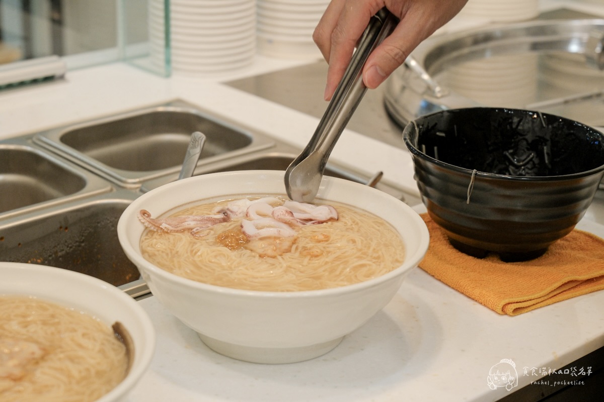有糊同享 雞湯麵線糊｜雞湯煮的麵線！吃過一次就回不去！滿滿真材實料的暖心小吃