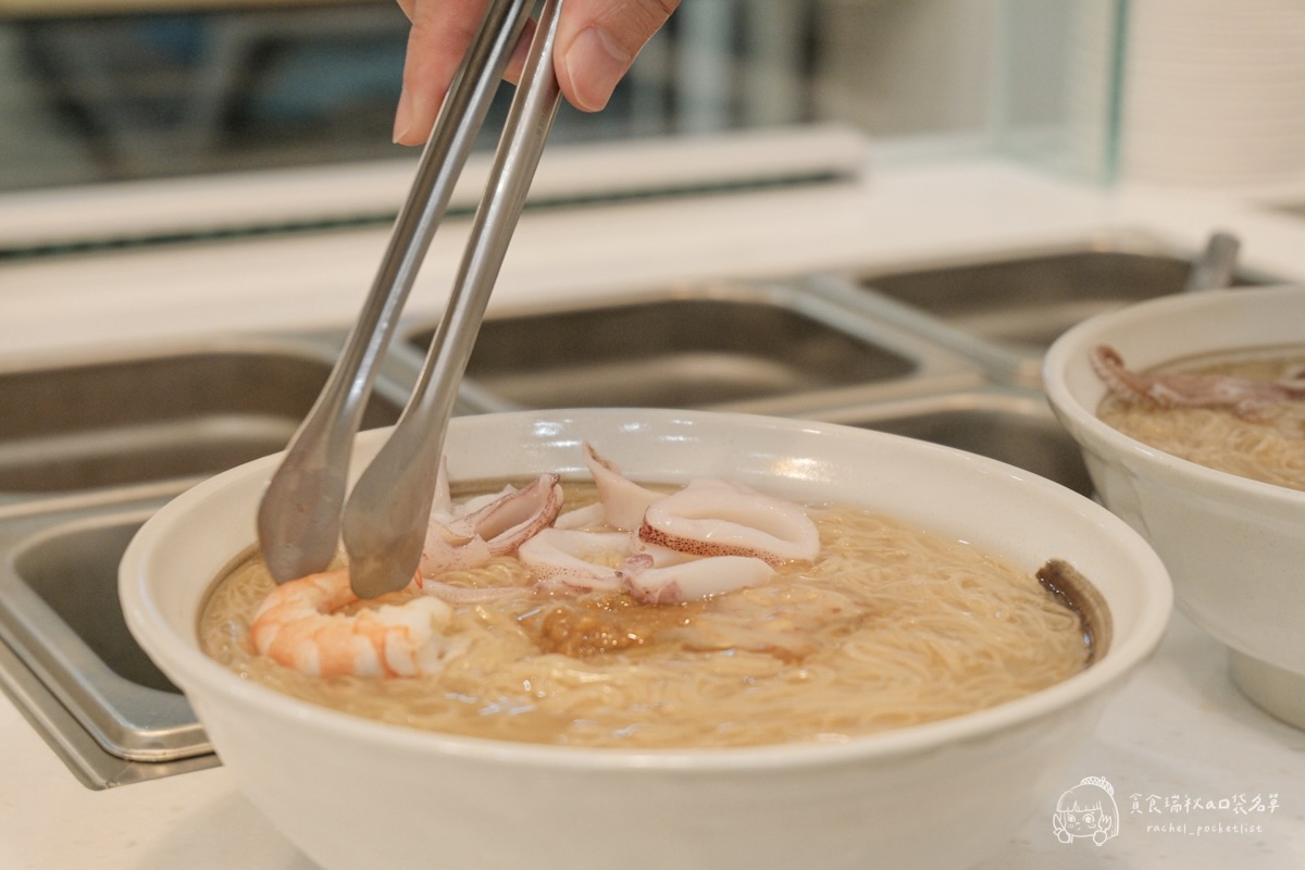 有糊同享 雞湯麵線糊｜雞湯煮的麵線！吃過一次就回不去！滿滿真材實料的暖心小吃
