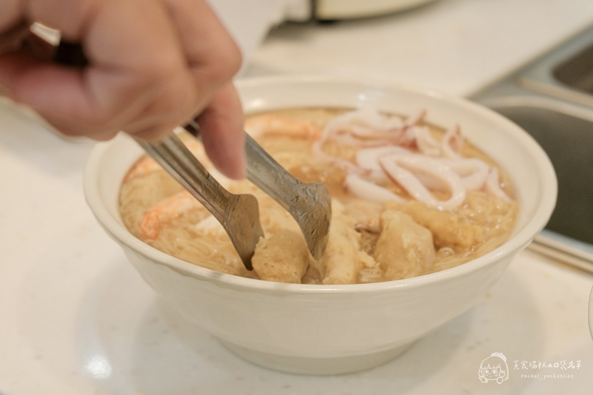 有糊同享 雞湯麵線糊｜雞湯煮的麵線！吃過一次就回不去！滿滿真材實料的暖心小吃