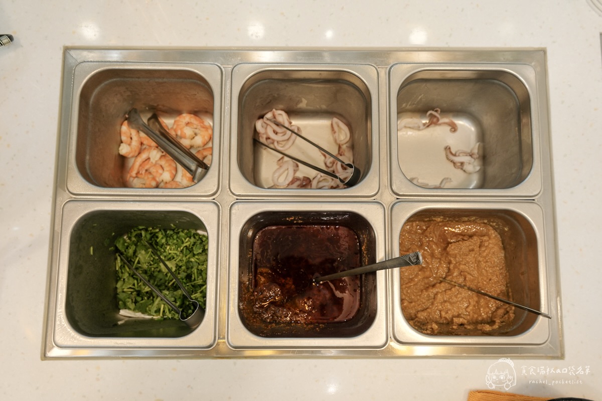 有糊同享 雞湯麵線糊｜雞湯煮的麵線！吃過一次就回不去！滿滿真材實料的暖心小吃