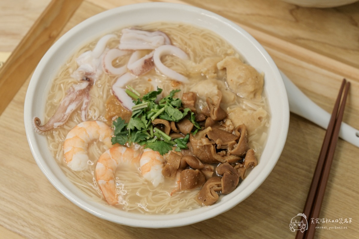 有糊同享 雞湯麵線糊｜雞湯煮的麵線！吃過一次就回不去！滿滿真材實料的暖心小吃