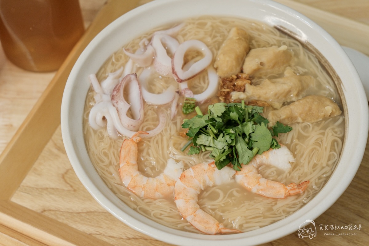 有糊同享 雞湯麵線糊｜雞湯煮的麵線！吃過一次就回不去！滿滿真材實料的暖心小吃