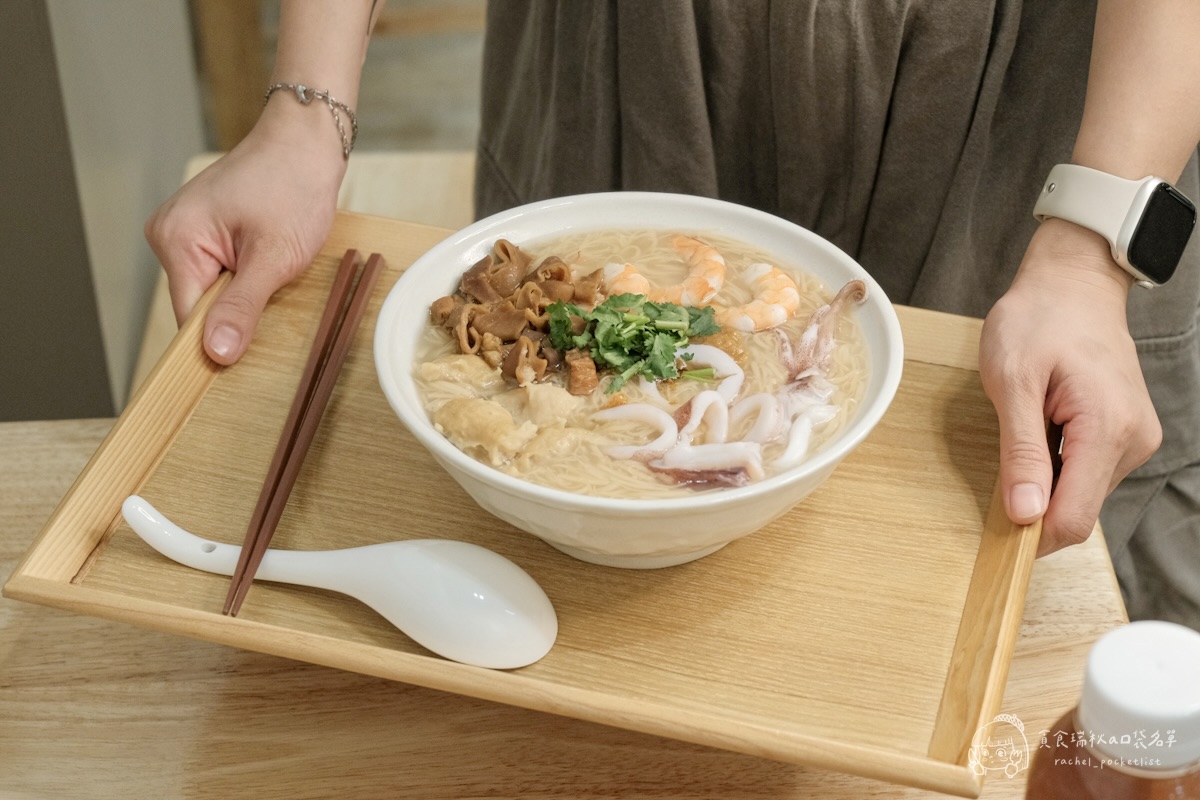 有糊同享 雞湯麵線糊｜雞湯煮的麵線！吃過一次就回不去！滿滿真材實料的暖心小吃