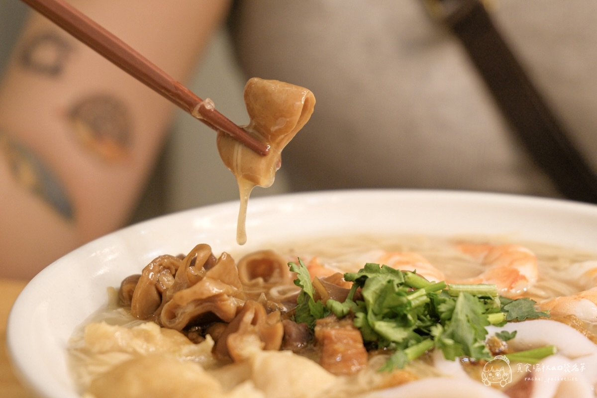 有糊同享 雞湯麵線糊｜雞湯煮的麵線！吃過一次就回不去！滿滿真材實料的暖心小吃