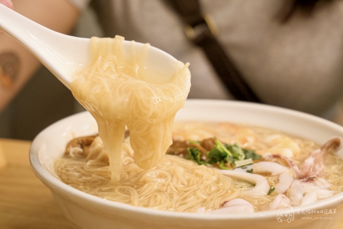 有糊同享 雞湯麵線糊｜雞湯煮的麵線！吃過一次就回不去！滿滿真材實料的暖心小吃