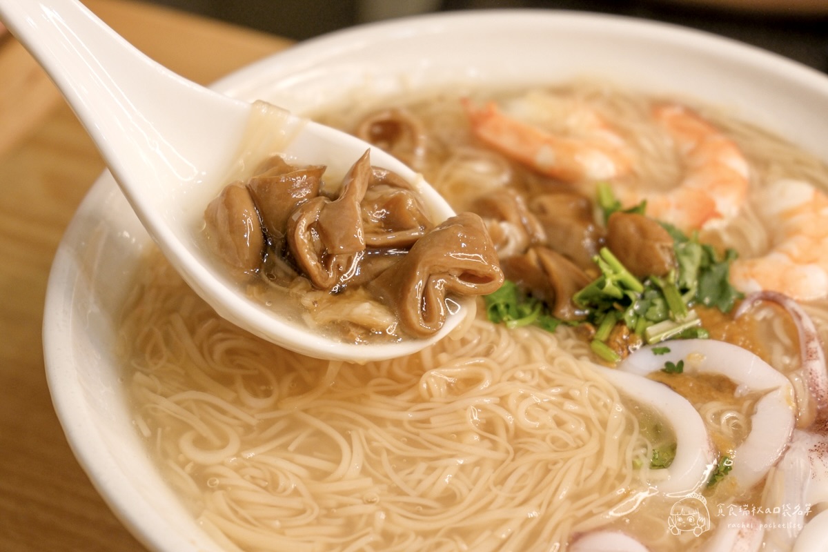 有糊同享 雞湯麵線糊｜雞湯煮的麵線！吃過一次就回不去！滿滿真材實料的暖心小吃