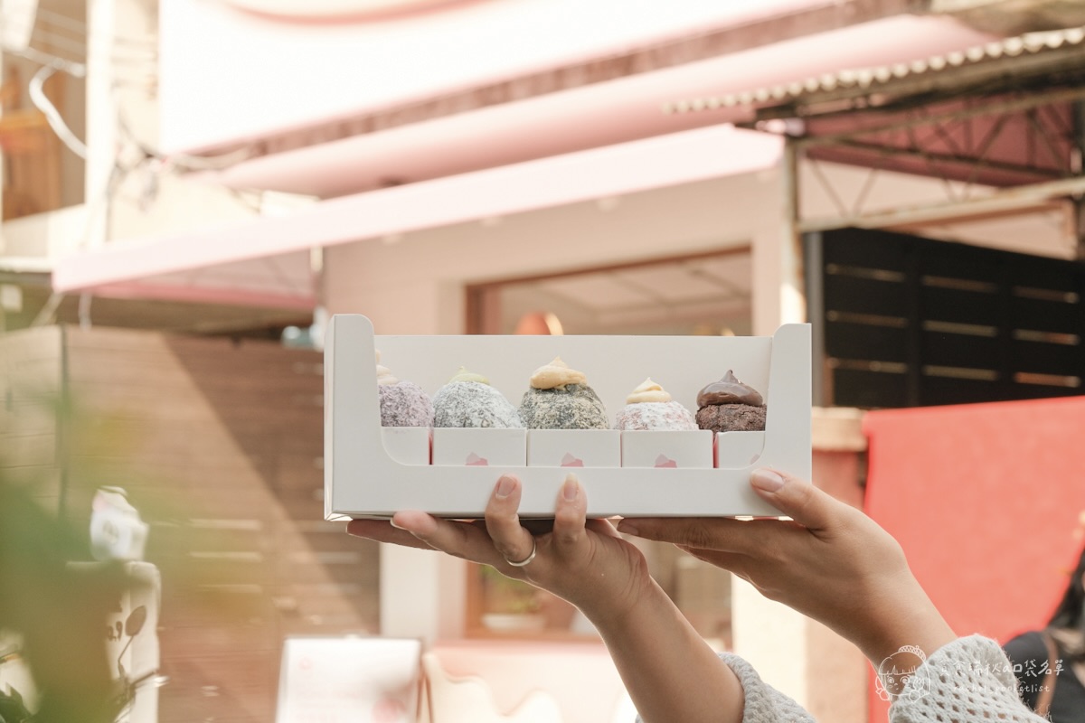 台中西區|勤美新開幕日式生甜甜圈!全口味一次開箱!水蜜桃、花生口味好特別|もも堂 MOMO DONUT - 第2張圖