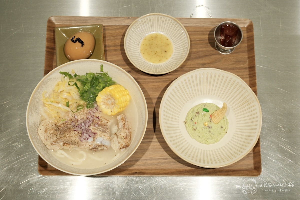 灣guán濃湯麵｜第五季黑白主題 冬季暖心新上線！藥燉豬腱腿紅麵線、白玉酸菜五花濃湯麵必點推薦