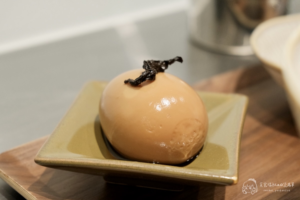 灣guán濃湯麵｜第五季黑白主題 冬季暖心新上線！藥燉豬腱腿紅麵線、白玉酸菜五花濃湯麵必點推薦