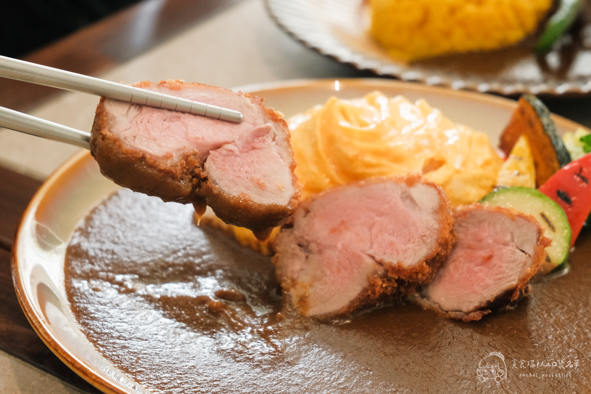 台中西區|模範社區氛圍日式咖哩飯!職人熬製的香濃靈魂~還有三倍海老、紅酒牛肉通通必點|壱絕咖哩 - 第18張圖