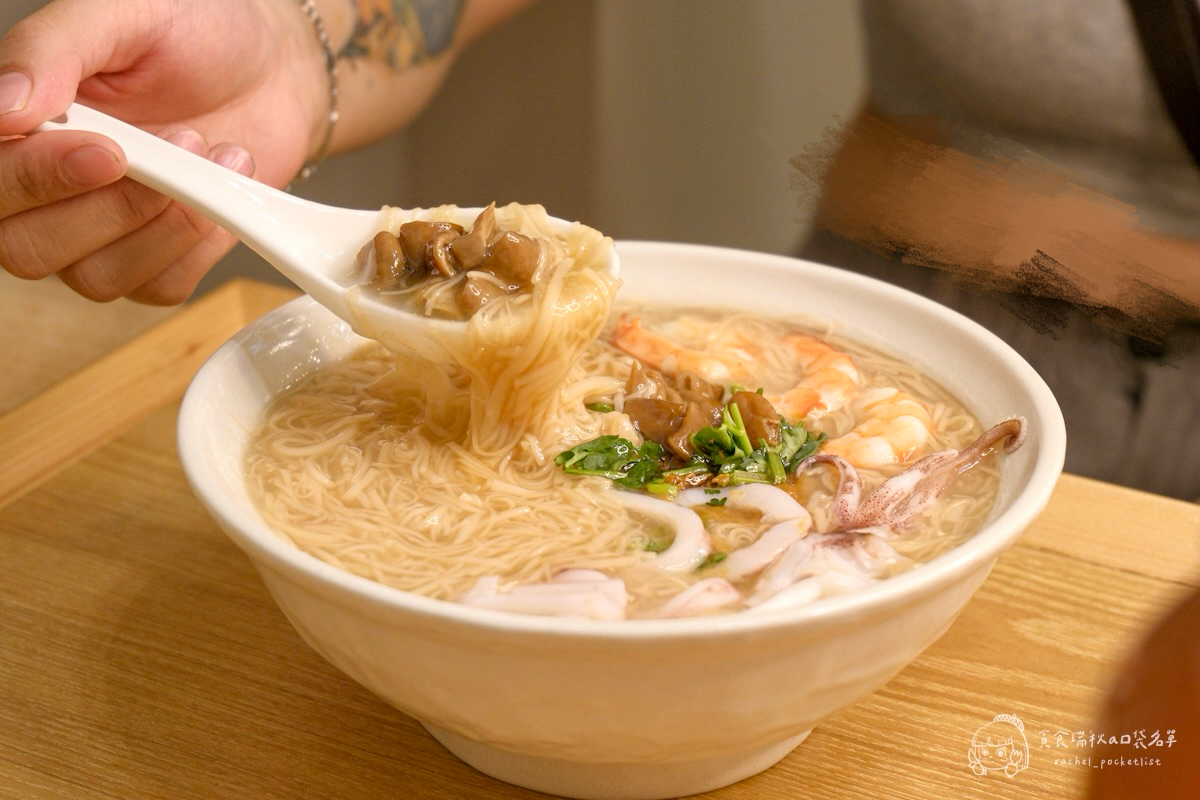 有糊同享 雞湯麵線糊｜雞湯煮的麵線！吃過一次就回不去！滿滿真材實料的暖心小吃