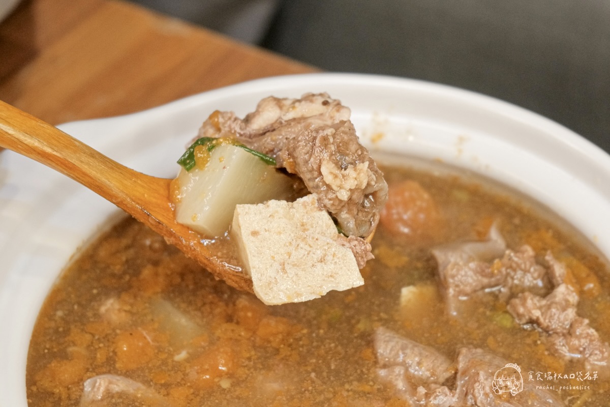 大鍋霸汕頭牛筋鍋+沙茶醬開箱｜8小時熬煮濃郁湯頭、滿滿筋肉真材實料超滿足！露營、居家必備的暖心即食鍋物