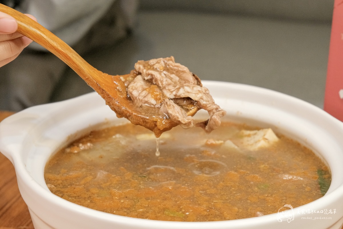 大鍋霸汕頭牛筋鍋+沙茶醬開箱｜8小時熬煮濃郁湯頭、滿滿筋肉真材實料超滿足！露營、居家必備的暖心即食鍋物