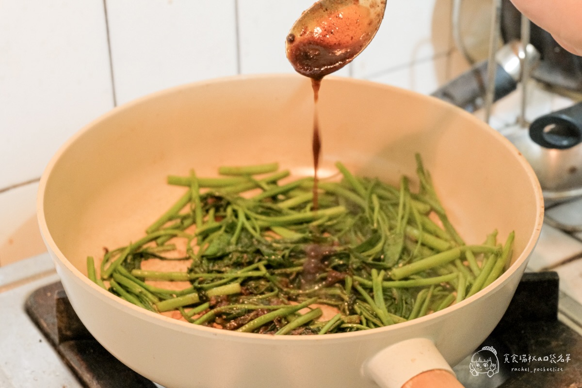 大鍋霸汕頭牛筋鍋+沙茶醬開箱｜8小時熬煮濃郁湯頭、滿滿筋肉真材實料超滿足！露營、居家必備的暖心即食鍋物