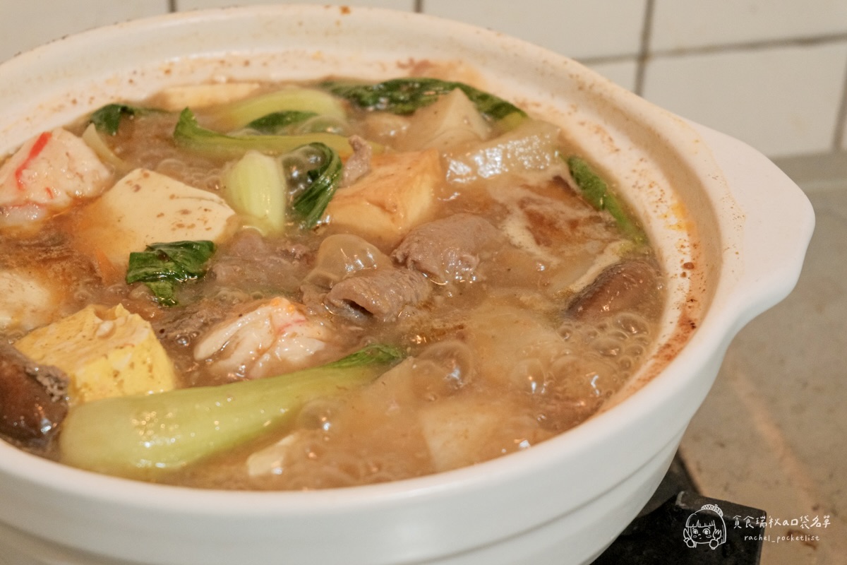 大鍋霸汕頭牛筋鍋+沙茶醬開箱｜8小時熬煮濃郁湯頭、滿滿筋肉真材實料超滿足！露營、居家必備的暖心即食鍋物