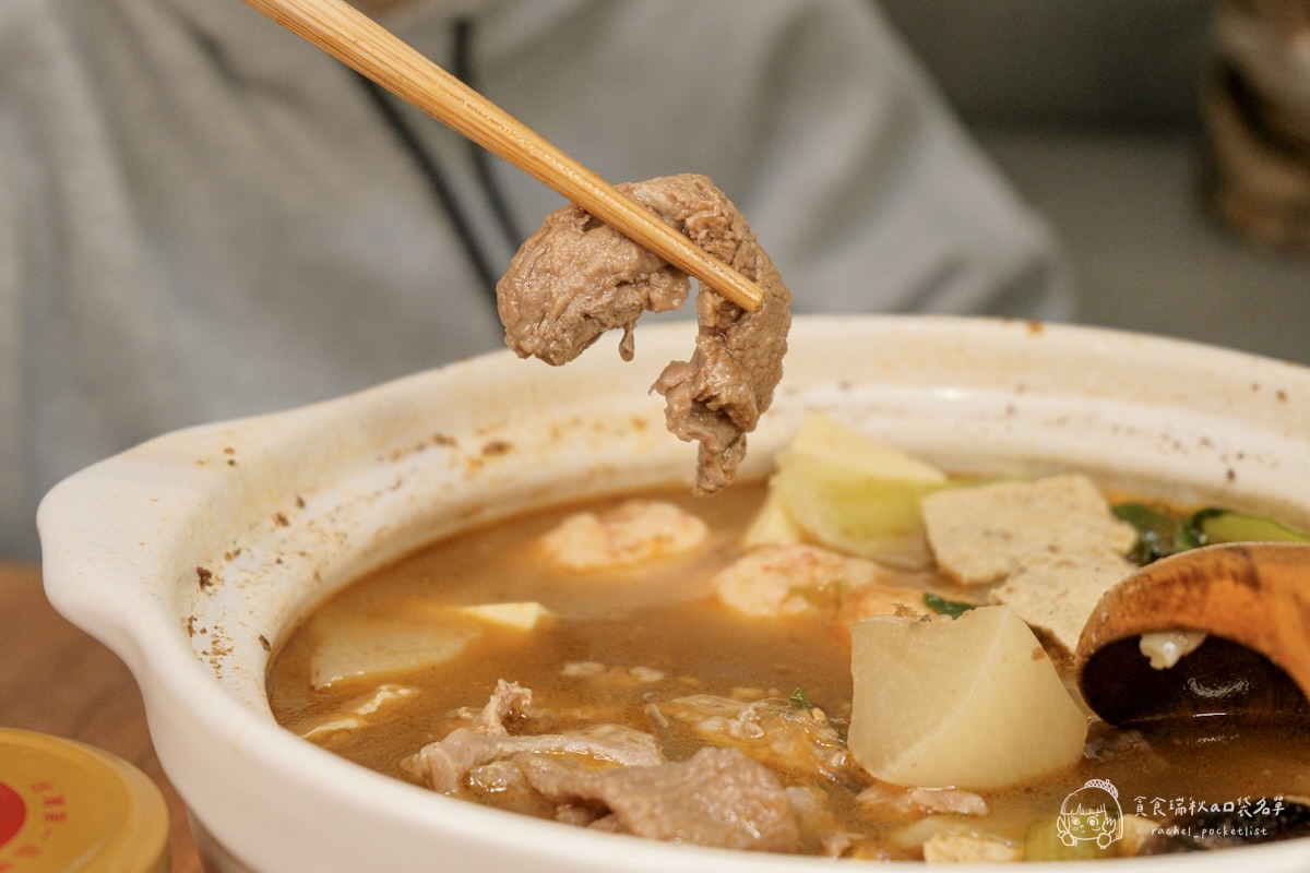 大鍋霸汕頭牛筋鍋+沙茶醬開箱｜8小時熬煮濃郁湯頭、滿滿筋肉真材實料超滿足！露營、居家必備的暖心即食鍋物