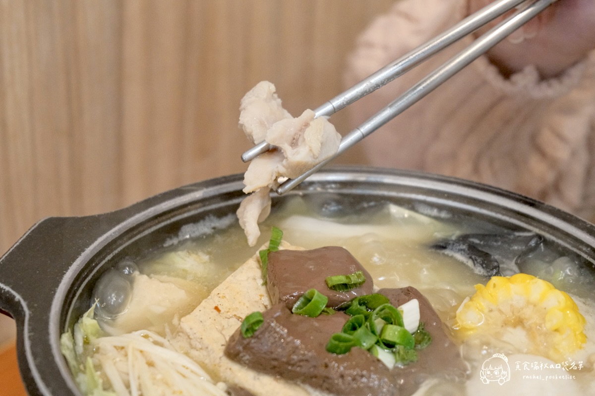 台北江麻辣臭豆腐｜冬季暖心鍋物推薦！新品「宮廷御膳系列」登場！金湯酸菜鮮魚鍋、蒜吟雞白豚骨鍋