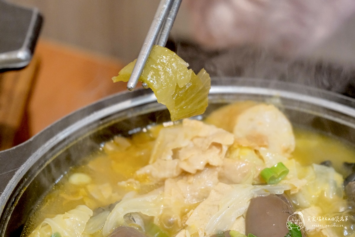 台北江麻辣臭豆腐｜冬季暖心鍋物推薦！新品「宮廷御膳系列」登場！金湯酸菜鮮魚鍋、蒜吟雞白豚骨鍋