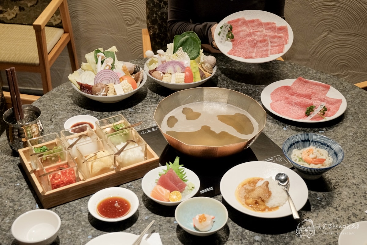 山里見月 割烹鍋物｜台中新開幕高檔火鍋推薦！ BMS 12 級佐賀牛~日本和牛火鍋高貴不貴，一鍋品味四季旬味～