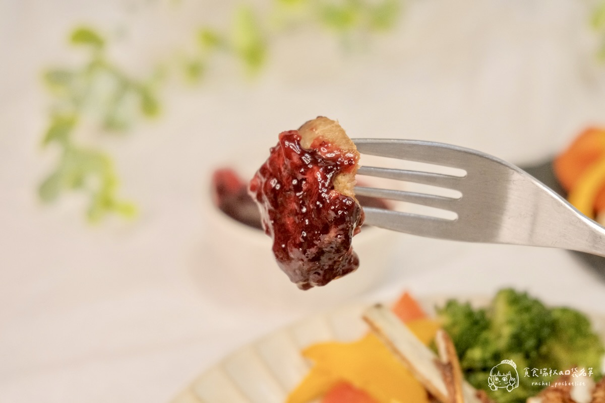 KKLife開箱｜在家也能吃到高級餐廳等級的聖誕大餐！鳳梨洋蔥戰斧豬排＋義式莓果羔羊肩排一次滿足