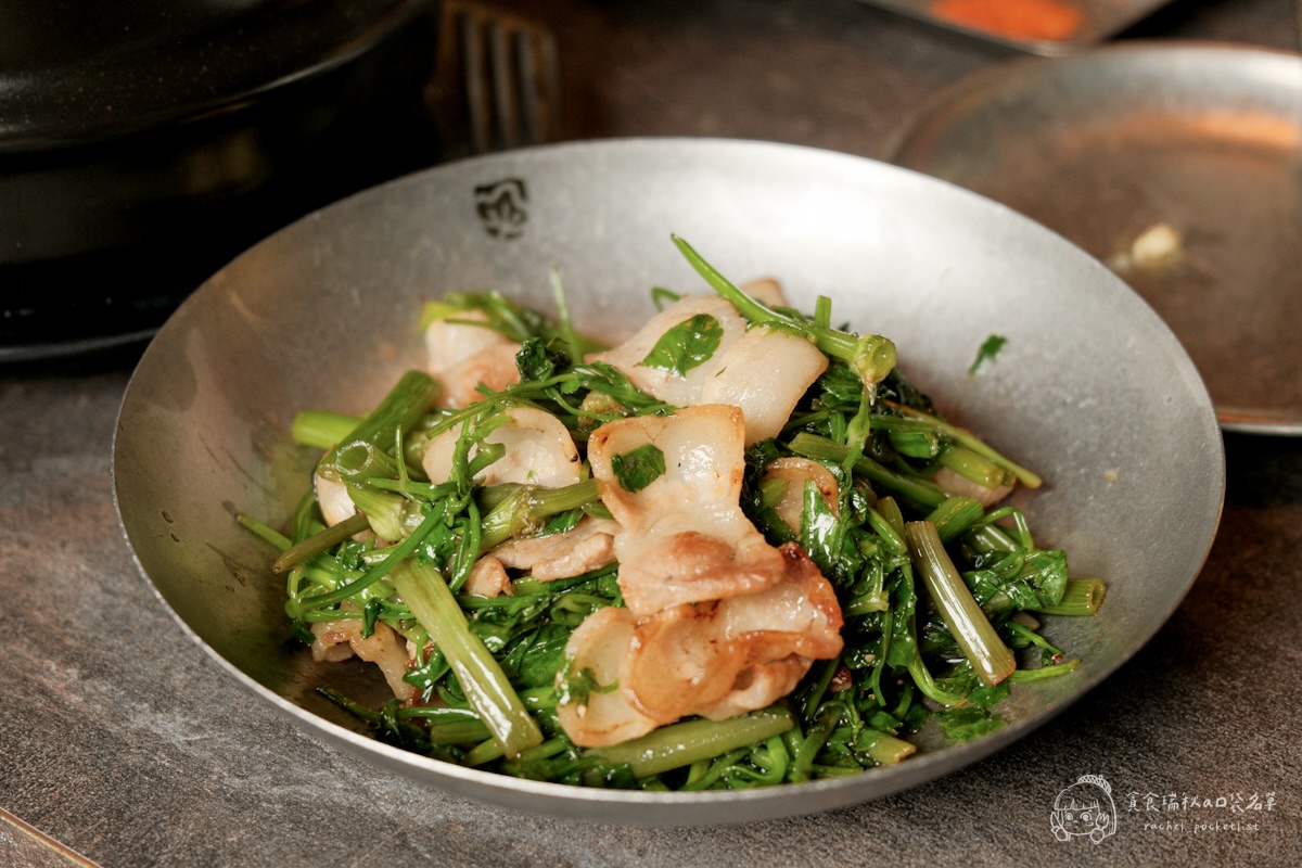 聖水洞水芹燒酒屋｜台中新開幕！全台第一家水芹菜牛肉湯，高規格食材平價享受！限時全單5折必吃！
