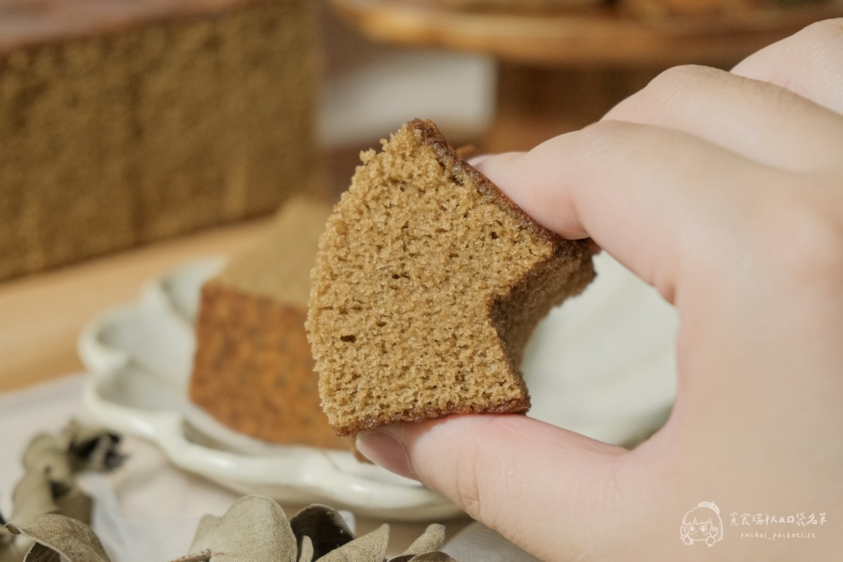 四月南風｜伯爵茶卡斯提拉蛋糕｜底部雙目糖的軟綿爽脆口感，年節送禮不再猶豫！2026新春蛋糕禮盒開箱