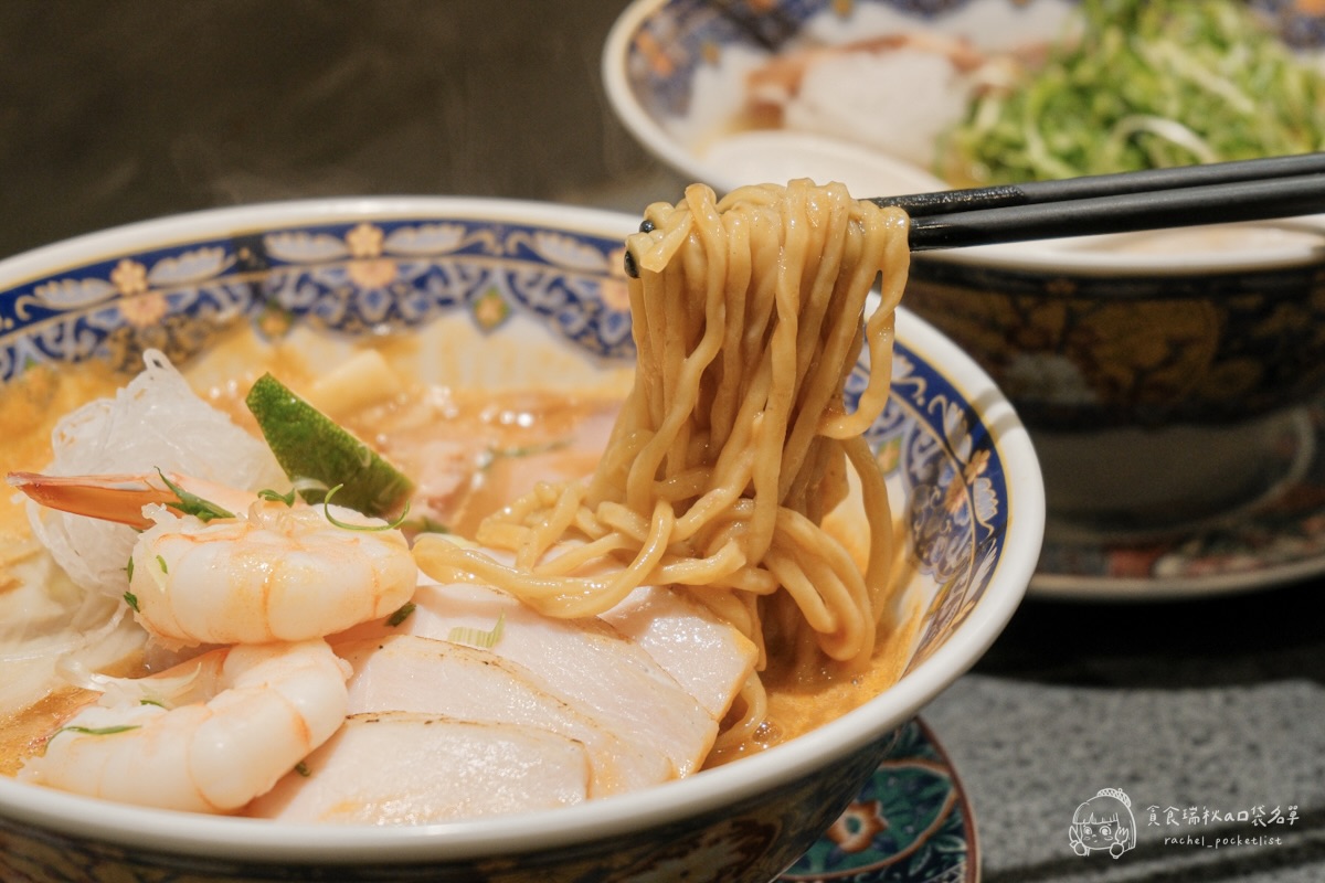 麵屋海鳴｜台中人氣拉麵！濃郁蝦味爆擊！濃厚海老拉麵＋鹽味清雞湯拉麵，一吃就上癮