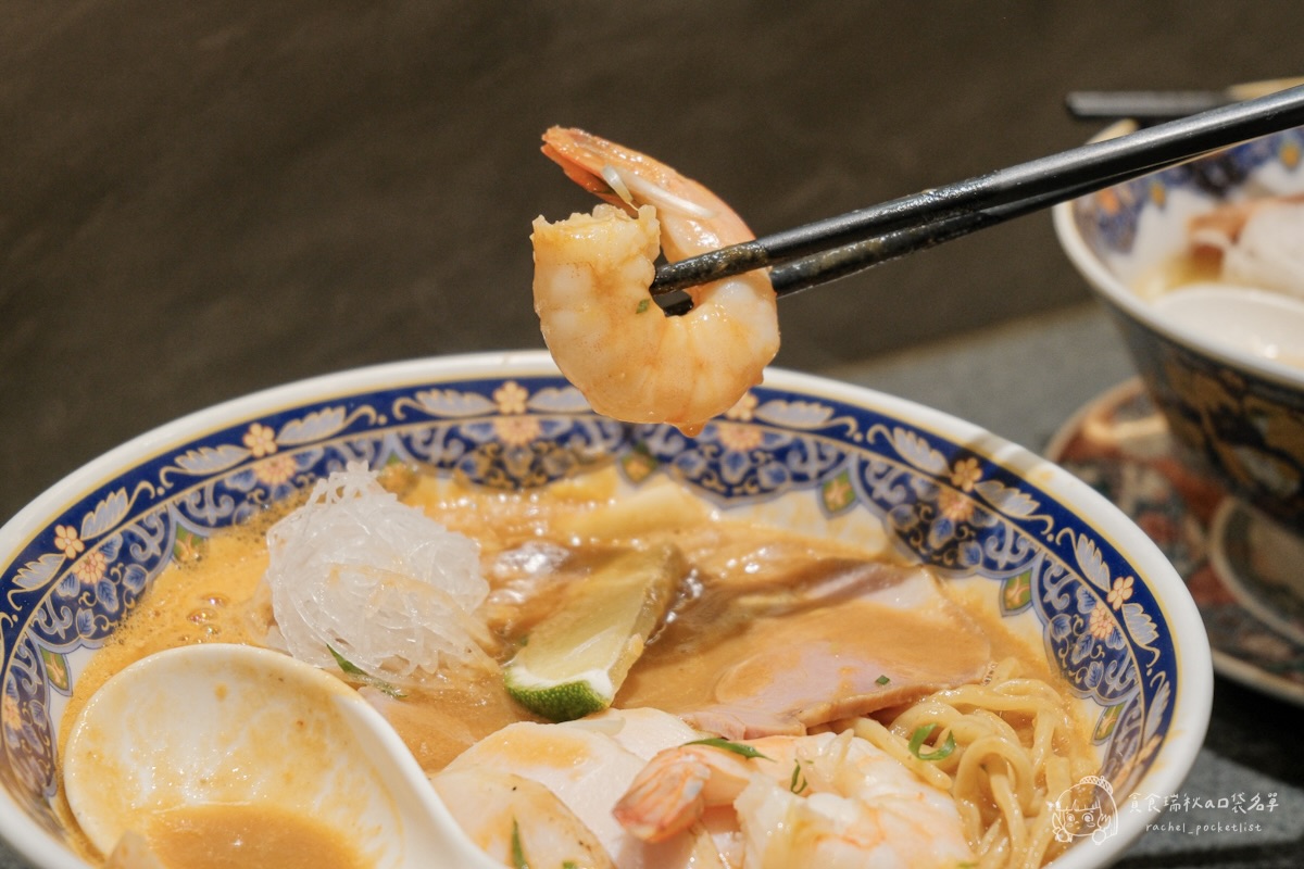 麵屋海鳴｜台中人氣拉麵！濃郁蝦味爆擊！濃厚海老拉麵＋鹽味清雞湯拉麵，一吃就上癮