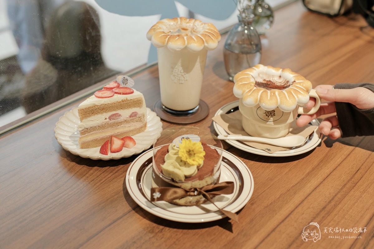 Celaffee Cafe｜摩登復古2.0全新登場｜雲朵棉花糖飲品+開心果提拉米蘇必點！台中勤美咖啡廳推薦
