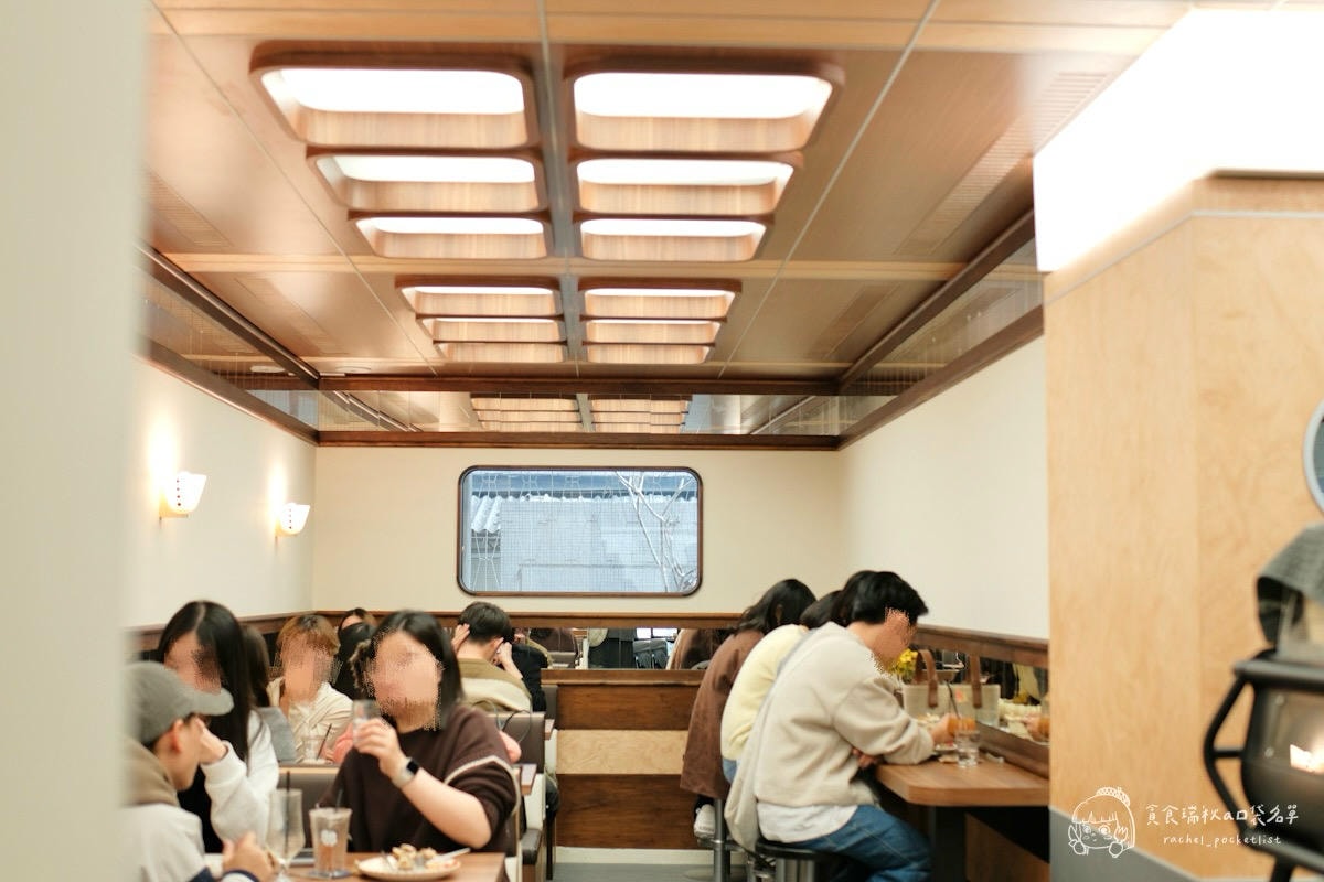 Celaffee Cafe｜摩登復古2.0全新登場｜雲朵棉花糖飲品+開心果提拉米蘇必點！台中勤美咖啡廳推薦