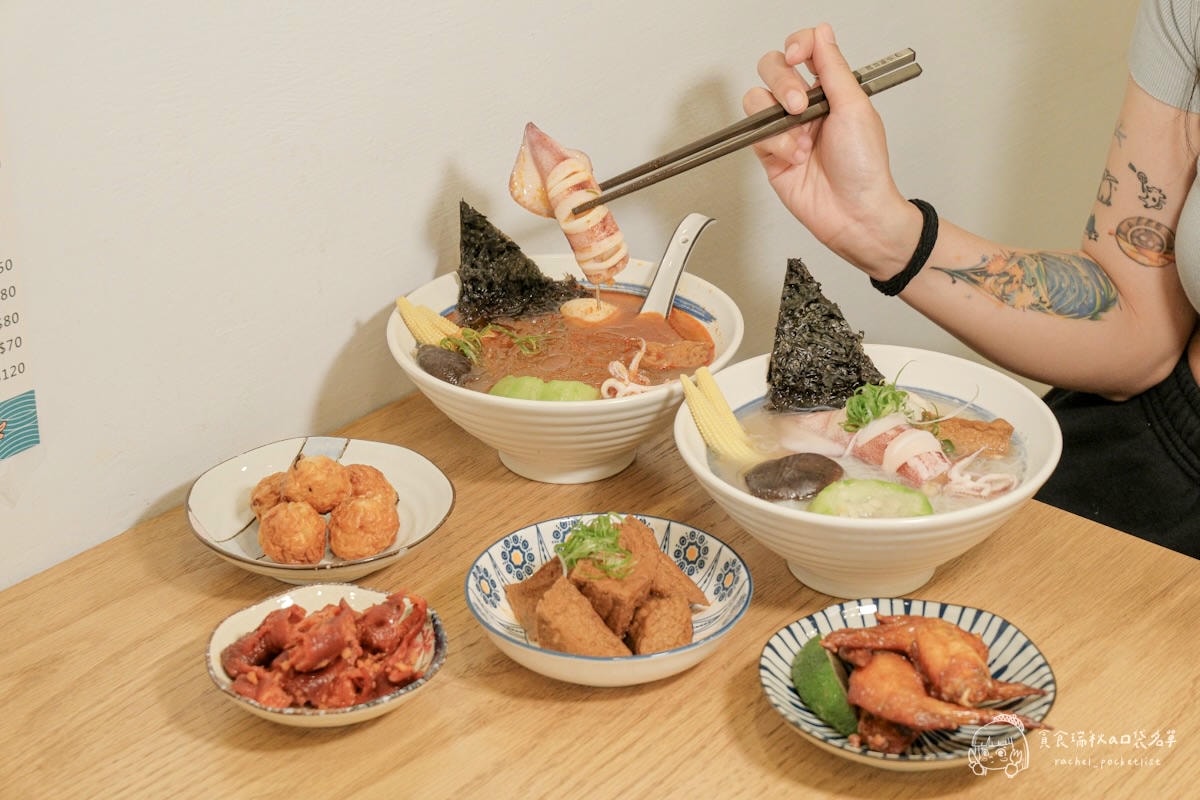 小捲日記|漁港直送整尾小卷米粉!配料滿到看不到底,搭配雞湯湯底鮮甜到不行!台中科博館美食 - 第14張圖 小捲日記|漁港直送整尾小卷米粉!配料滿到看不到底,搭配雞湯湯底鮮甜到不行!台中科博館美食