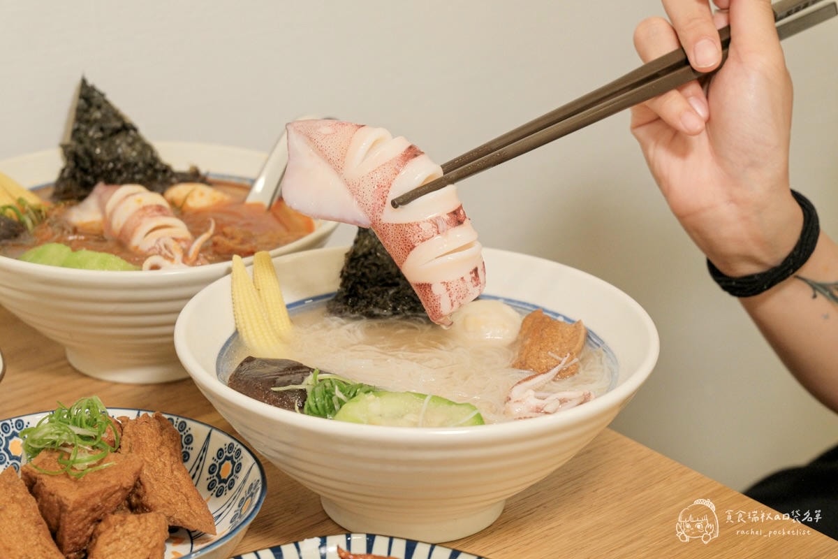 小捲日記|漁港直送整尾小卷米粉!配料滿到看不到底,搭配雞湯湯底鮮甜到不行!台中科博館美食 - 第16張圖 小捲日記|漁港直送整尾小卷米粉!配料滿到看不到底,搭配雞湯湯底鮮甜到不行!台中科博館美食