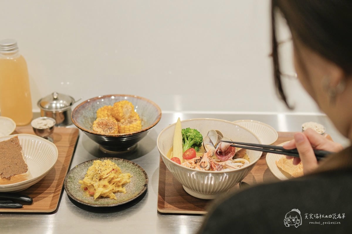 灣guán濃湯麵｜第六季在地特色菜單登場！美式復古風格濃湯麵一吃愛上！台中勤美美食推薦