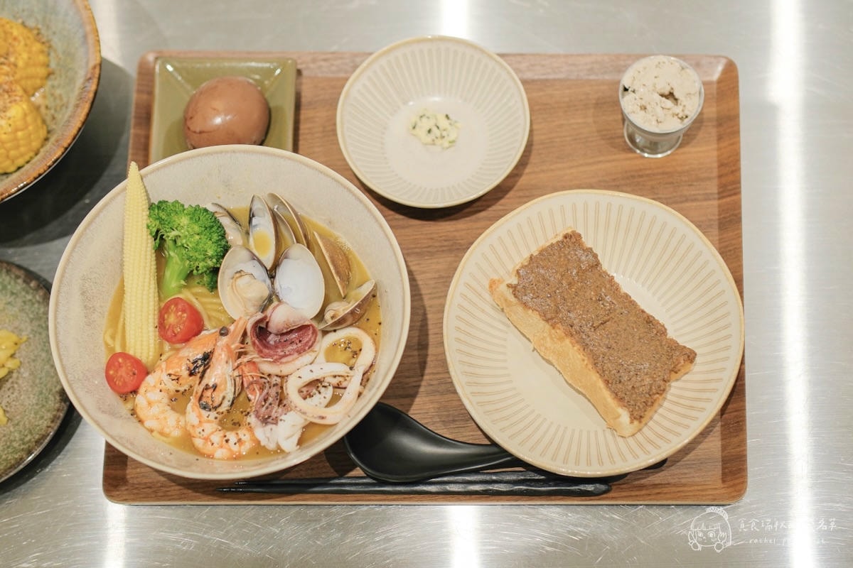 灣guán濃湯麵｜第六季在地特色菜單登場！美式復古風格濃湯麵一吃愛上！台中勤美美食推薦